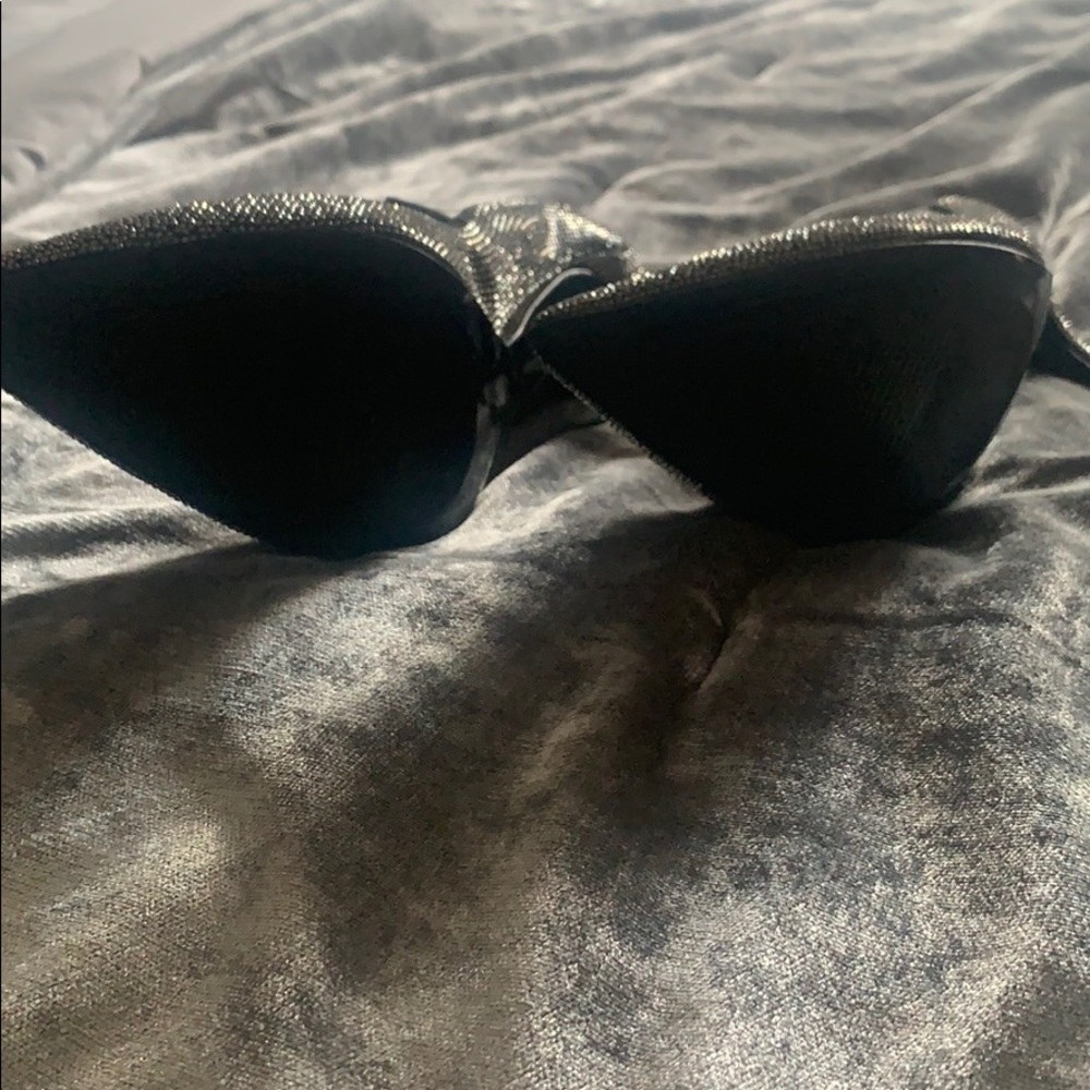 Selling because these are tooo small - Picture 2 of 3